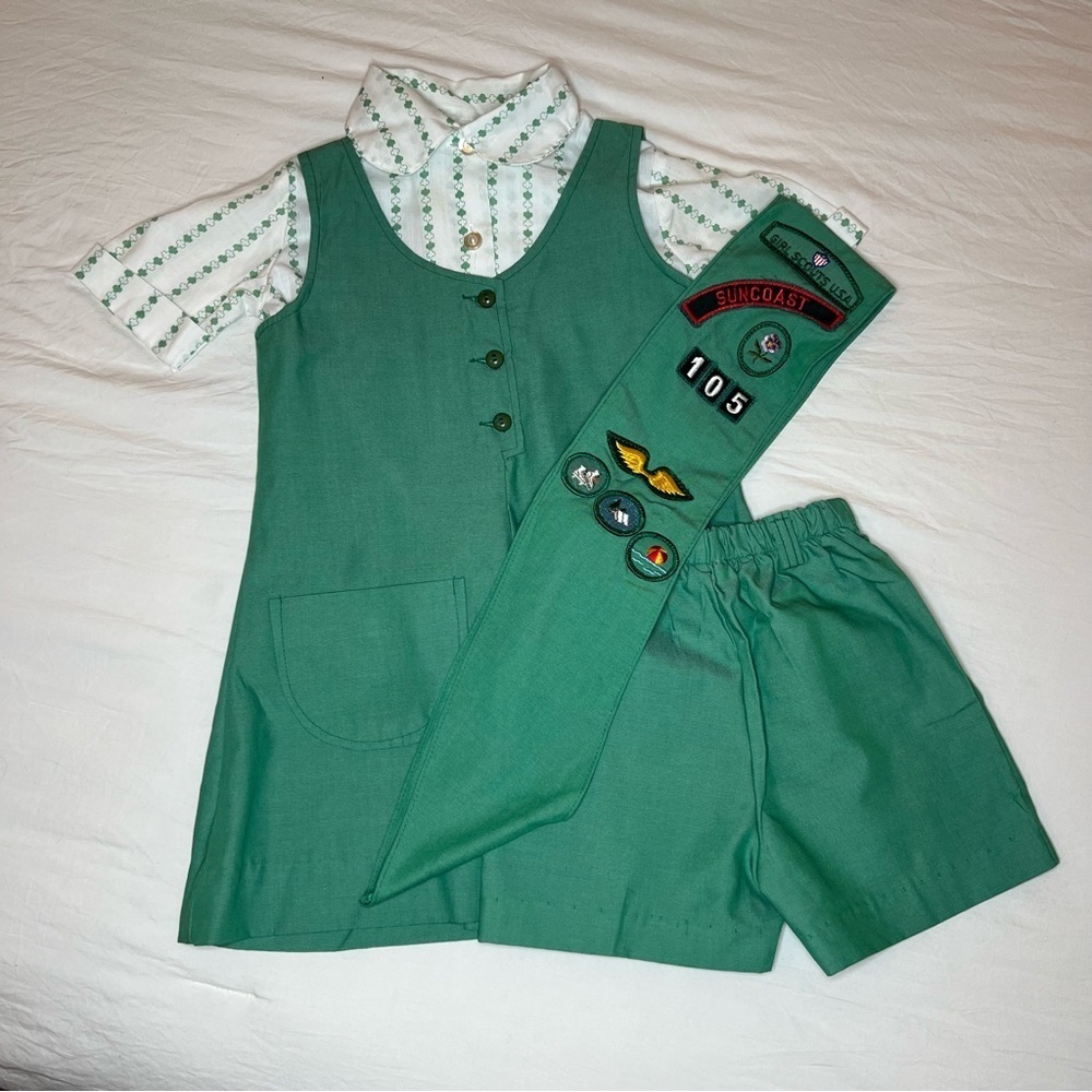 Vintage Girl Scout Uniform Jumper Shirt Shorts & Sash Girls Size 6 & 7 - 1970's